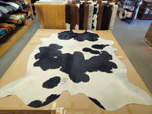 HS032503 Load image into Gallery viewer, Natural Hair On Cowhide Rugs - Buckskin Leather Co.
