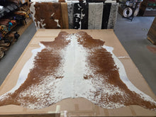 SP042614 Load image into Gallery viewer, Natural Hair On Cowhide Rugs - Buckskin Leather Co.